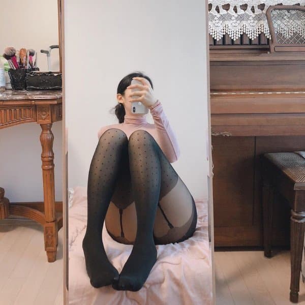 얼굴 몸매가 되면 무조건 찍는 셀카 이미지 1