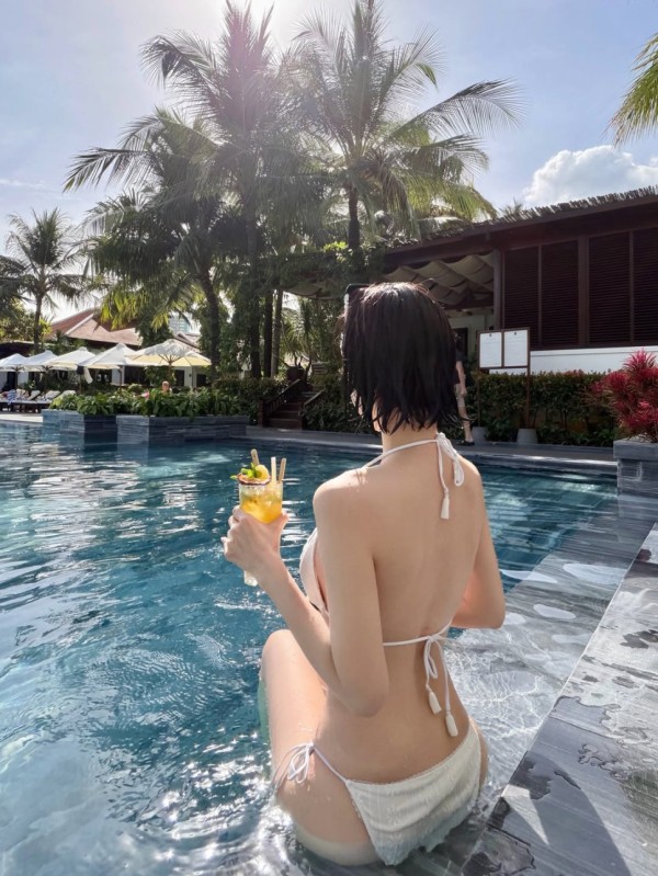 김해나 아나운서 비키니 이미지 6
