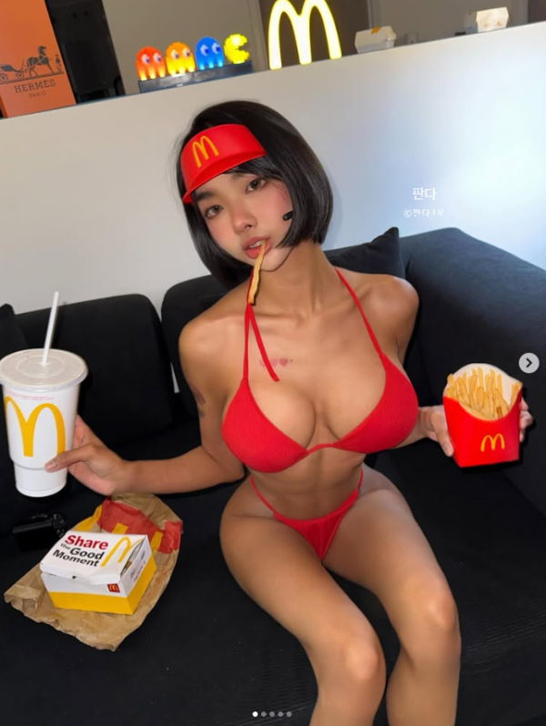 피지컬 몸매 깡패 인플루언서 민아 이미지 9