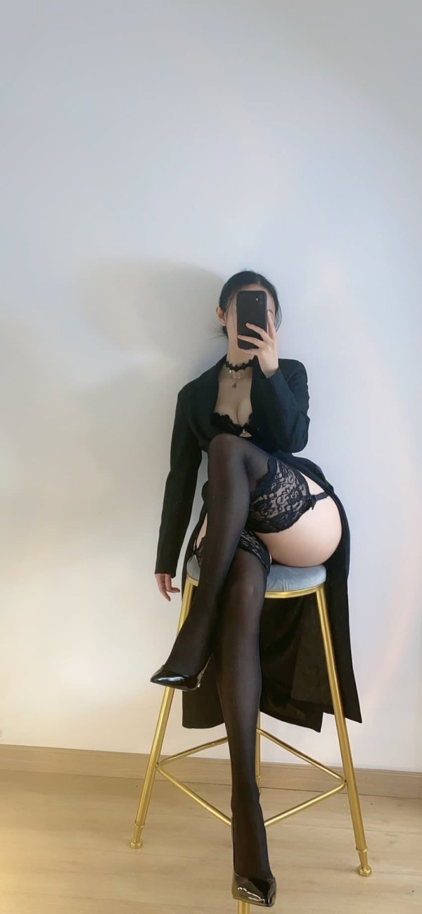 얼굴 몸매가 되면 무조건 찍는 셀카 이미지 6